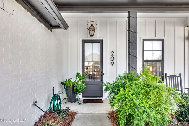 209 Herons Bay Circle, Madison, MS 39110