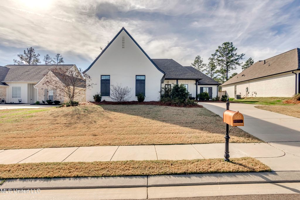 209 Herons Bay Circle, Madison, MS 39110