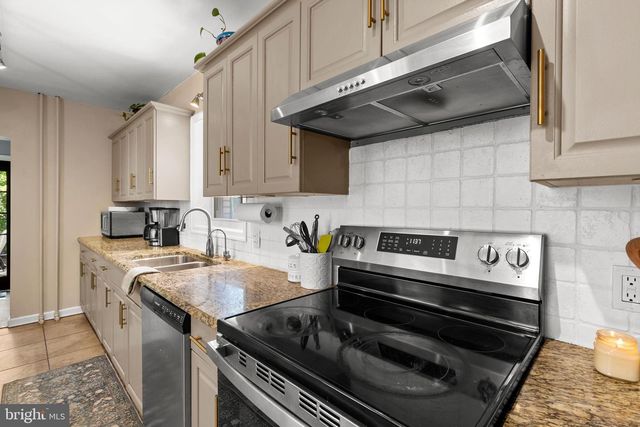 322 NEW HOLLAND AVE, Lancaster, PA 17602