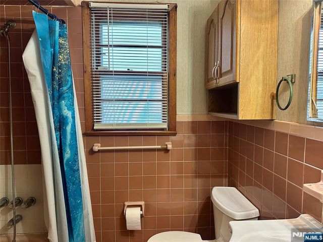 70 Orchard Street, Garfield, NJ 07026