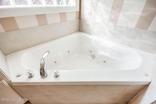 3909 Mulberry Row Way, Louisville, KY 40299