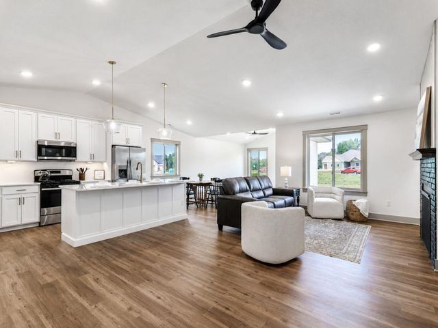 309 Pinehurst Drive, Mankato, MN 56001