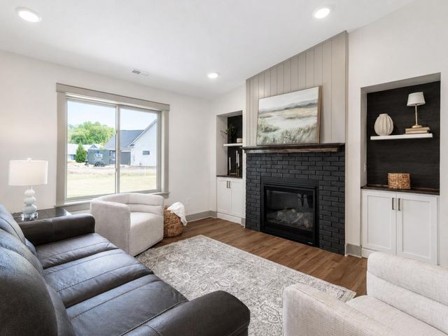 309 Pinehurst Drive, Mankato, MN 56001