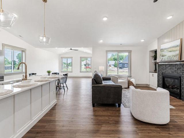 309 Pinehurst Drive, Mankato, MN 56001