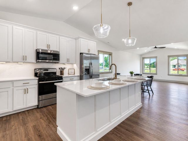 309 Pinehurst Drive, Mankato, MN 56001