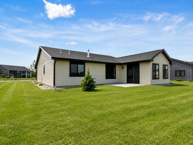 309 Pinehurst Drive, Mankato, MN 56001