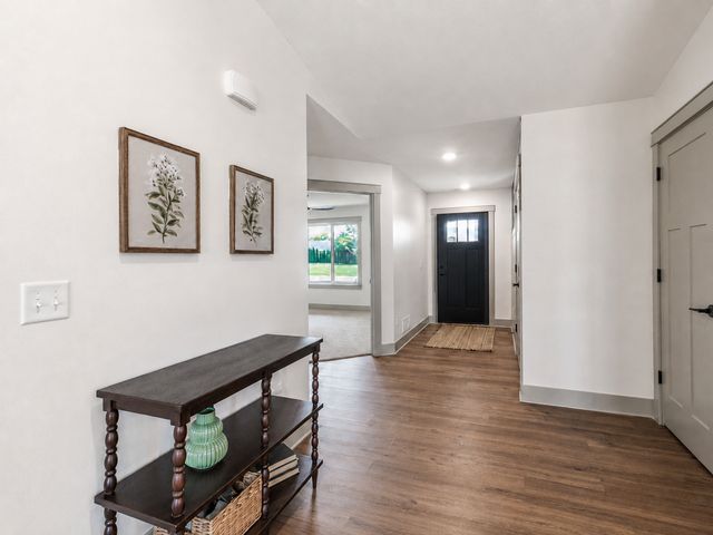309 Pinehurst Drive, Mankato, MN 56001