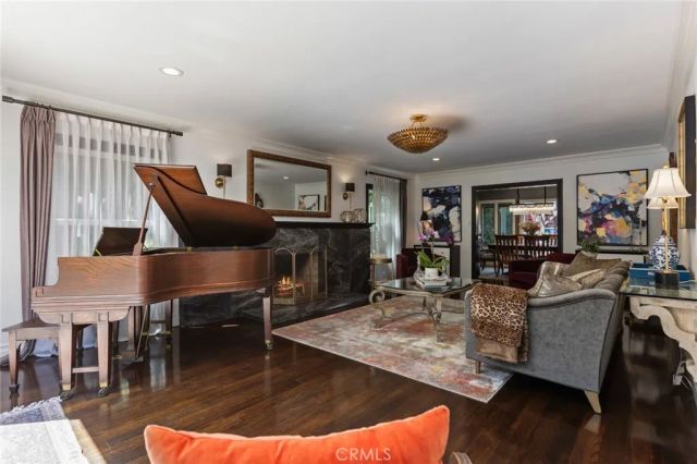 4315 Olive Avenue, Long Beach, CA 90807