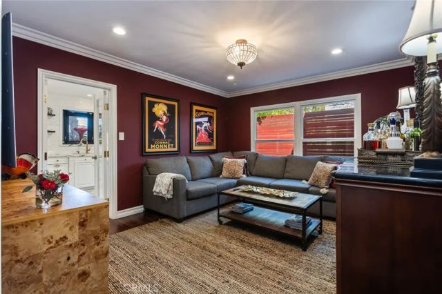 4315 Olive Avenue, Long Beach, CA 90807