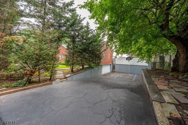 905 Salem Ave, Hillside Twp., NJ 07205