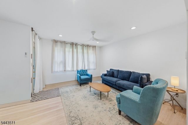 905 Salem Ave, Hillside Twp., NJ 07205