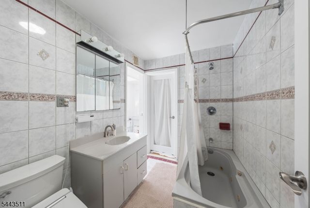 905 Salem Ave, Hillside Twp., NJ 07205