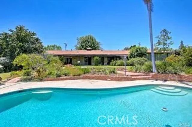 5032 Siesta Lane, Yorba Linda, CA 92886