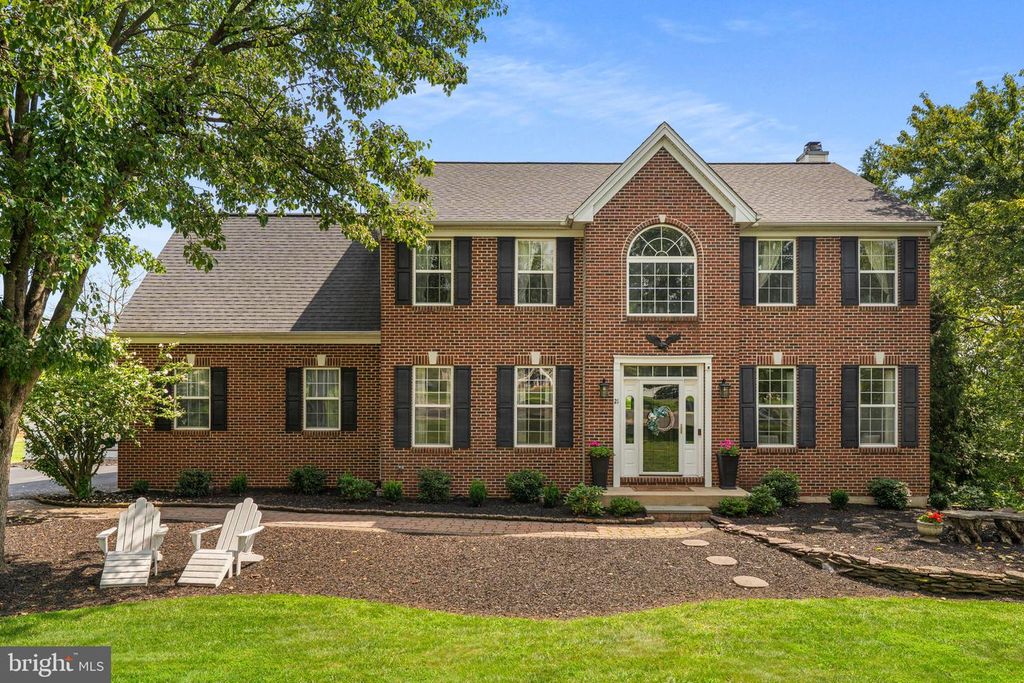 21 BOWMAN CT, ROYERSFORD, PA 19468 — exterior