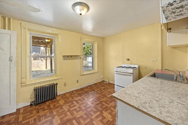 3622 37th Street, Astoria, NY 11101