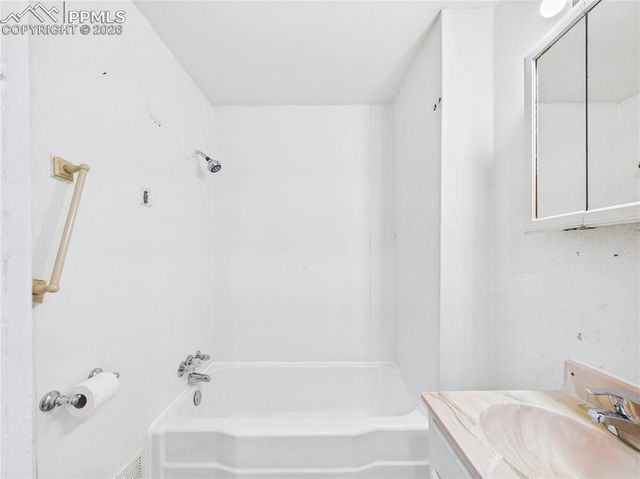 1632 E 2nd Street, Pueblo, CO 81001