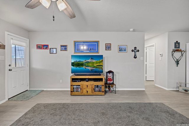 10511 Borlaug, Converse, TX 78109