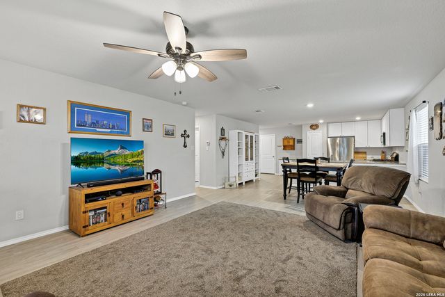 10511 Borlaug, Converse, TX 78109