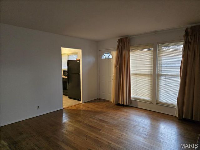 2945 Dover Drive, Florissant, MO 63033