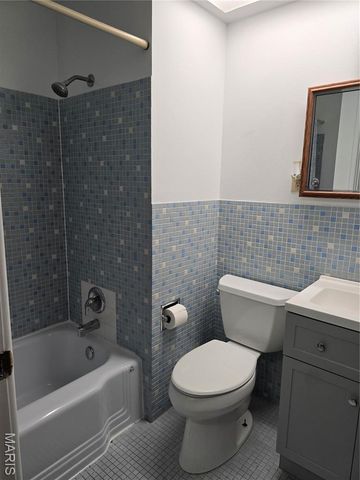 2945 Dover Drive, Florissant, MO 63033