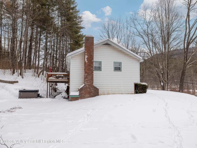 14042 Route 23, Prattsville, NY 12468