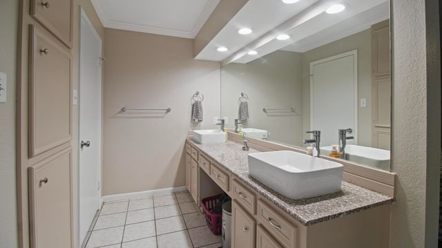 2225 Heather Ln., Tyler, TX 75703