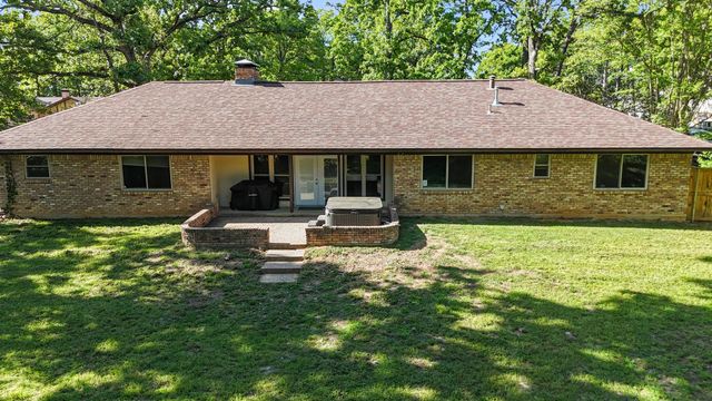 2225 Heather Ln., Tyler, TX 75703