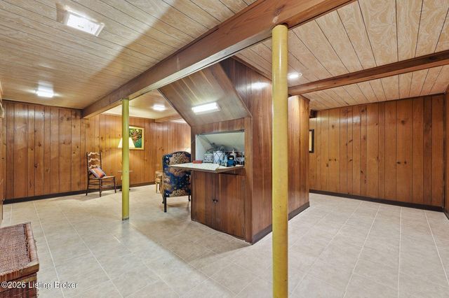 6402 Haverhill Rd, Louisville, KY 40222