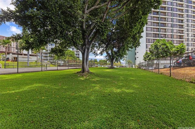98-410 Koauka Loop 4J, Aiea, HI 96701
