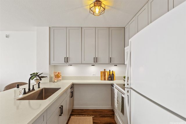 98-410 Koauka Loop 4J, Aiea, HI 96701