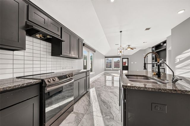 12611 Providence Cove Court, Houston, TX 77086