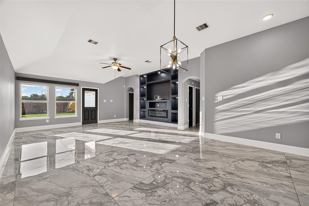 12611 Providence Cove Court, Houston, TX 77086