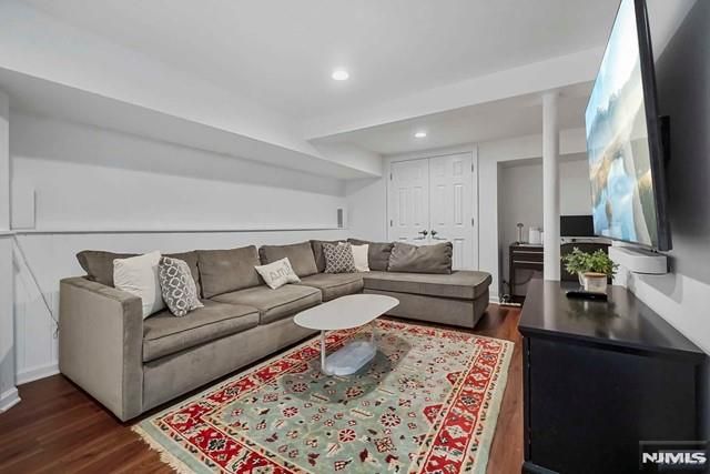 14 Ramsey Terrace, Fair Lawn, NJ 07410