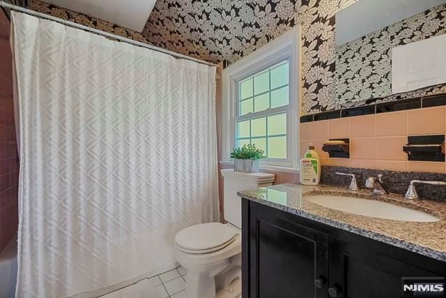 14 Ramsey Terrace, Fair Lawn, NJ 07410