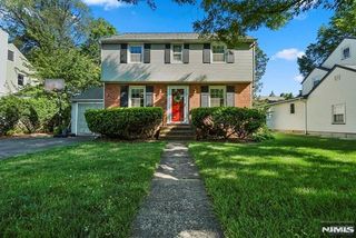 14 Ramsey Terrace, Fair Lawn, NJ 07410