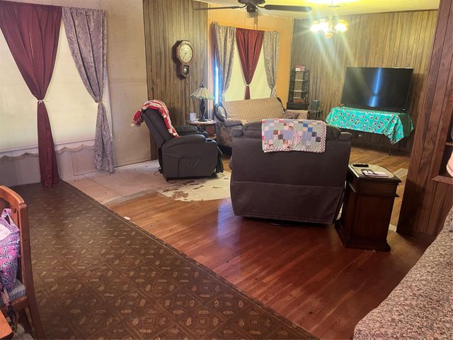 1239 Fm 1160 Road, Louise, TX 77455