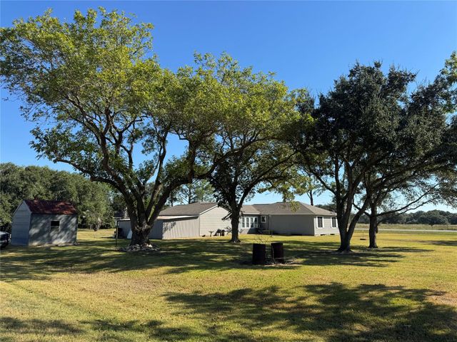 1239 Fm 1160 Road, Louise, TX 77455