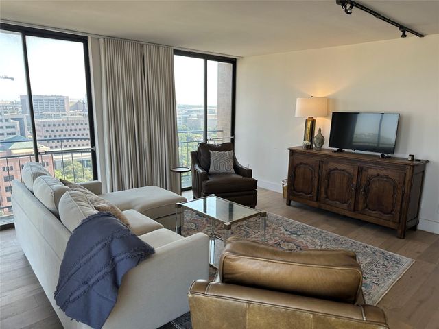 1122 Colorado ST 1702, Austin, TX 78701