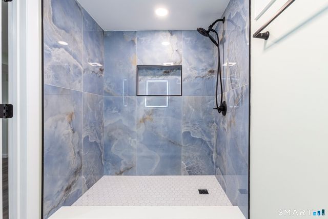 26 Kelly Road, Hamden, CT 06518