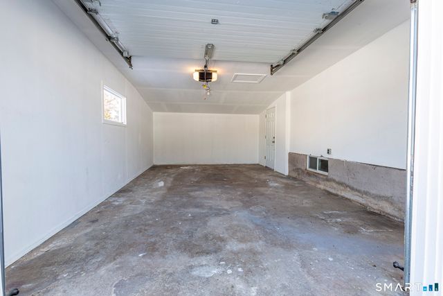 26 Kelly Road, Hamden, CT 06518