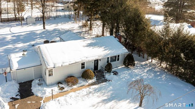 26 Kelly Road, Hamden, CT 06518