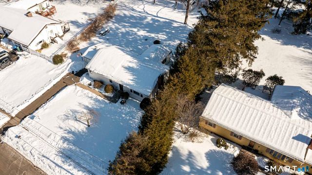 26 Kelly Road, Hamden, CT 06518