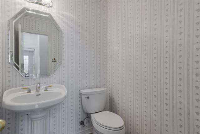 527 Gingerbread Lane, Waxahachie, TX 75165