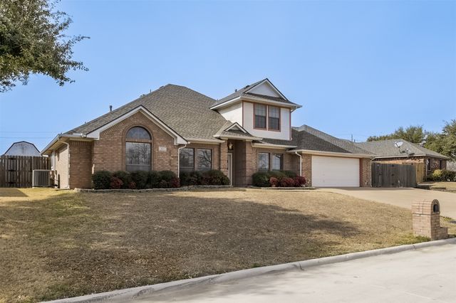 527 Gingerbread Lane, Waxahachie, TX 75165