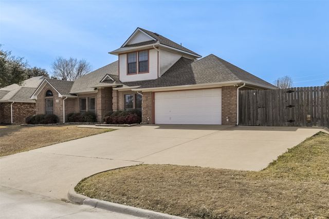 527 Gingerbread Lane, Waxahachie, TX 75165