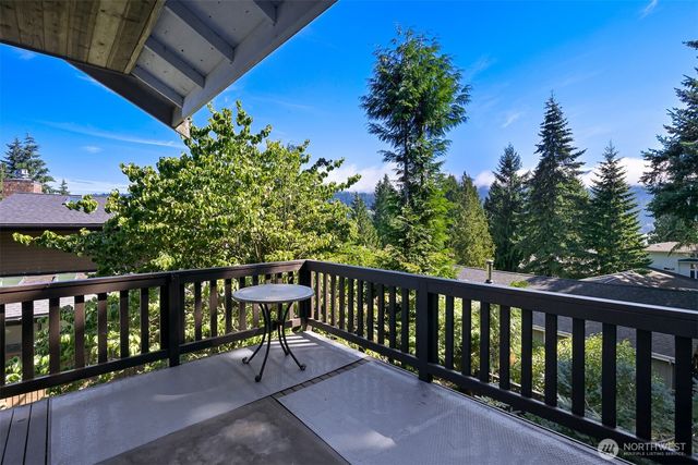 10 Offshore Court, Bellingham, WA 98229