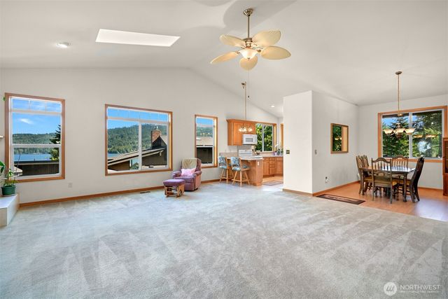 10 Offshore Court, Bellingham, WA 98229