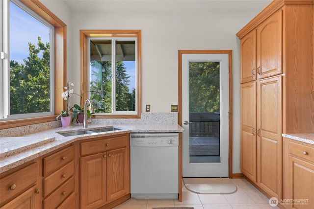 10 Offshore Court, Bellingham, WA 98229