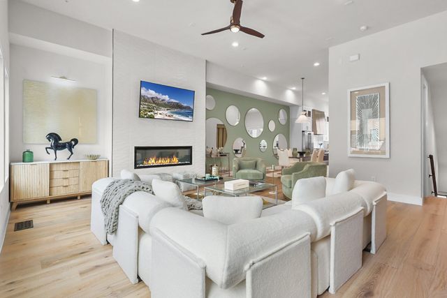 218 E Dallas Road 104, Grapevine, TX 76051