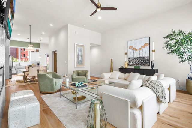 218 E Dallas Road 104, Grapevine, TX 76051